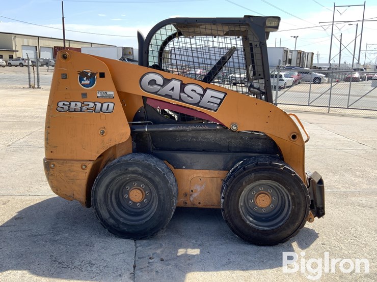 2015-case-sr210-image-4