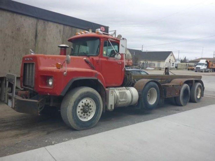 2002-mack-rb688s-image-1