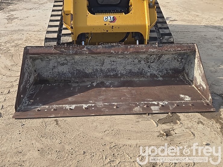 2022-caterpillar-299d3-image-24