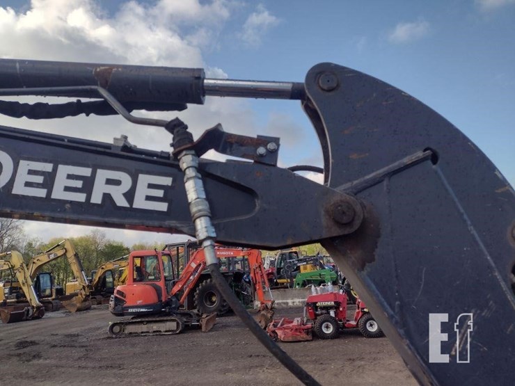 2018-deere-35g-image-28