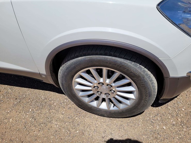 2009-buick-enclave-cxl-image-3