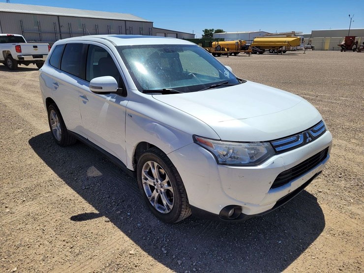 2014-mitsubishi-outlander-image-3