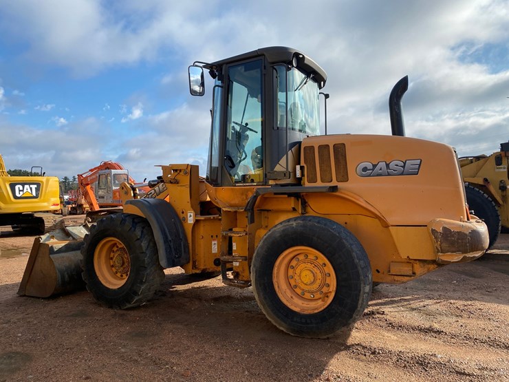 2012-case-521e-image-6