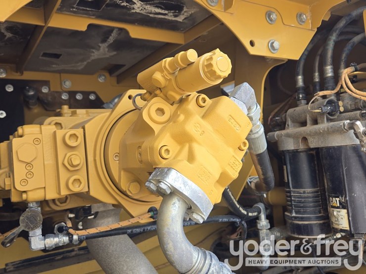 2021-caterpillar-336-image-76