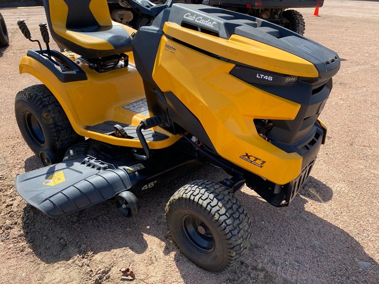 #1547-•-2022-cub-cadet-lt46-riding-lawn-mower-image-31