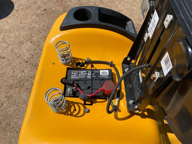 #1546-•-cub-cadet-xti-lt-50"-riding-lawn-mower-image-28