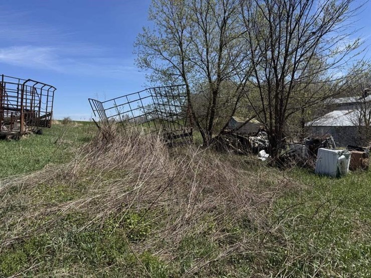 large-lot-of-scrap-machinery/vehicles-image-29