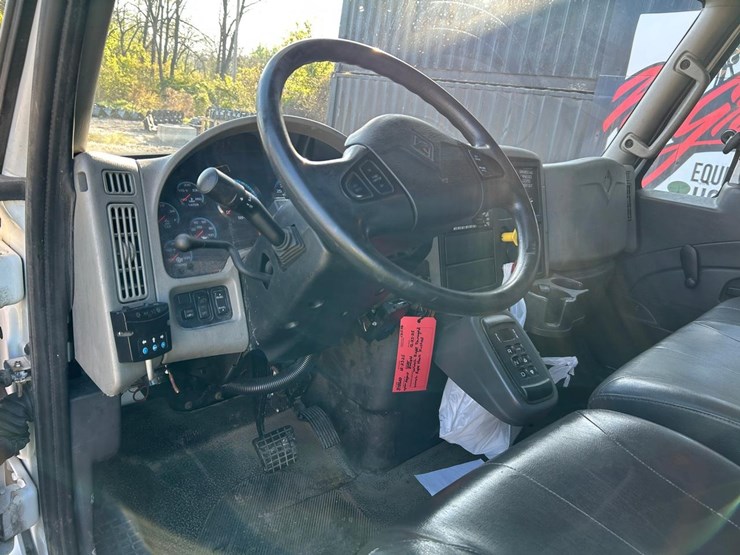 2016-international-durastar-4300-image-30