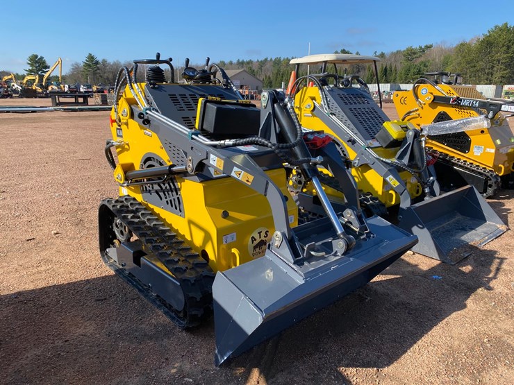 #5563-•-2026-ats-t460-tracked-mini-skid-steer-with-some-damage-image-2