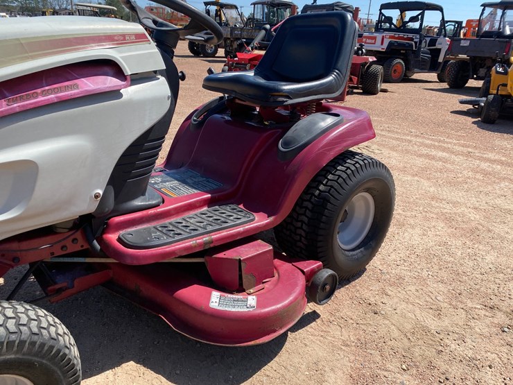 #1545-•-white-lt1850-hydro-riding-lawn-mower-image-16