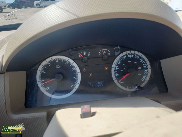 2010-ford-escape-xlt-image-9