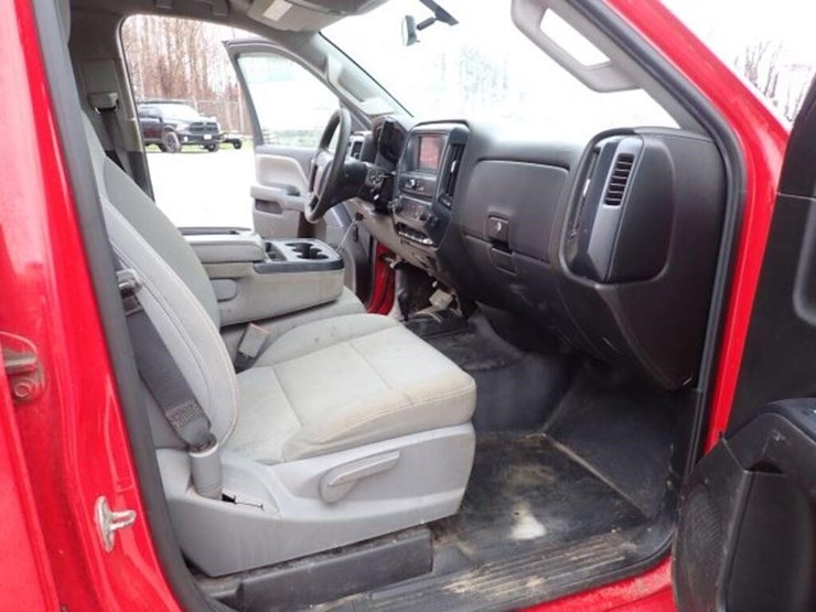 2016-chevrolet-2500hd-image-38