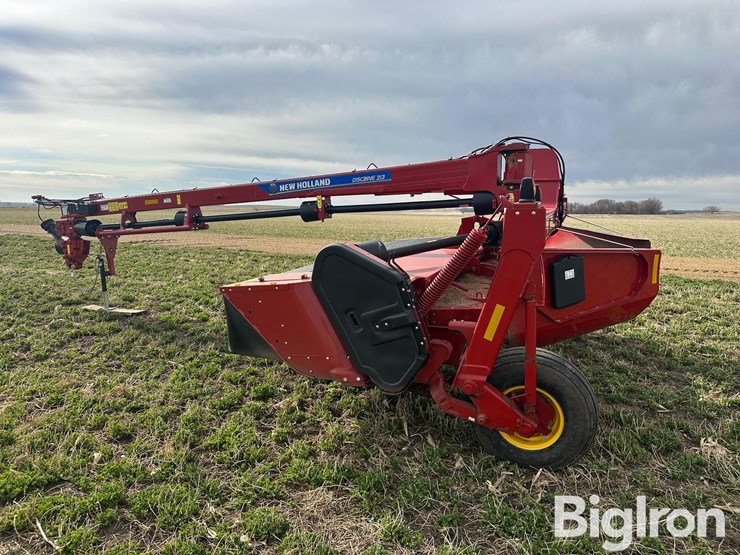 2021-new-holland-313-image-5