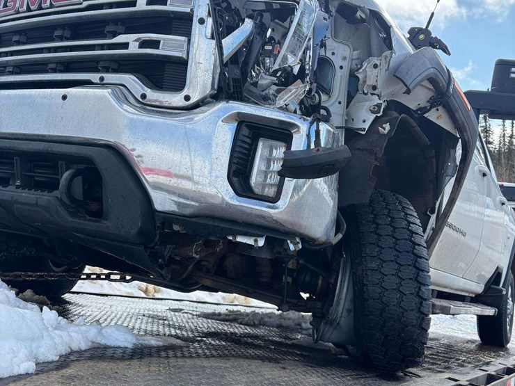2023-gmc-sierra-2500hd-image-2