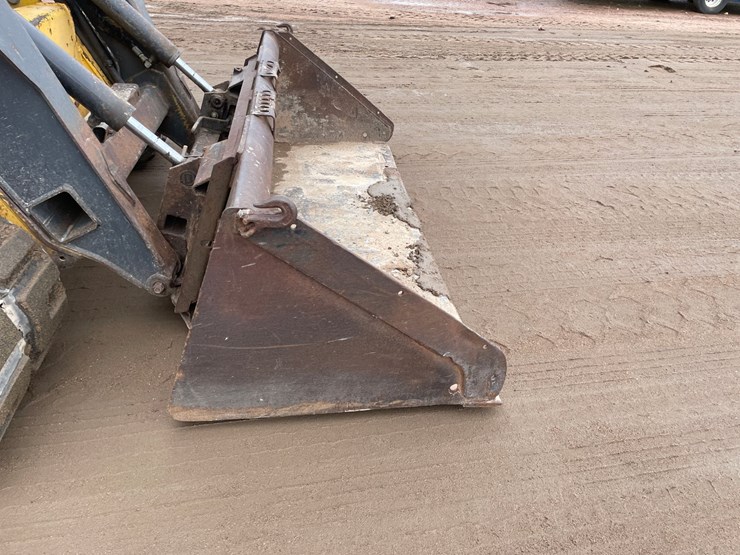 2007-new-holland-c185-image-10