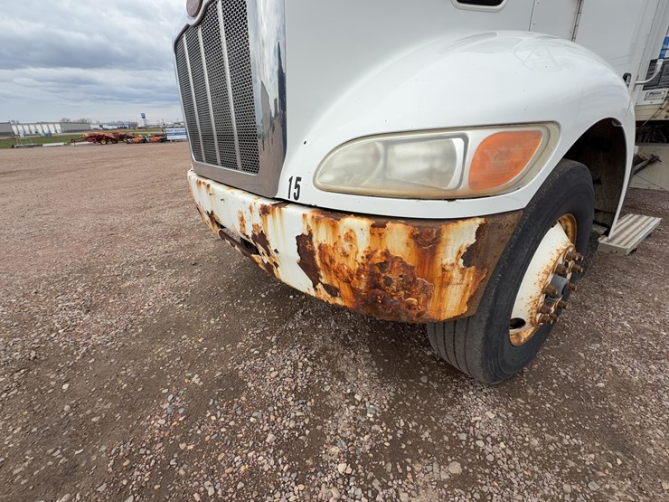 2011-peterbilt-330-reefer-truck-image-24