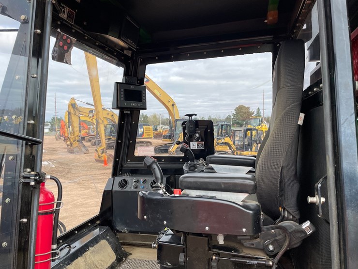 2017-gyro-trac-gt35-image-59