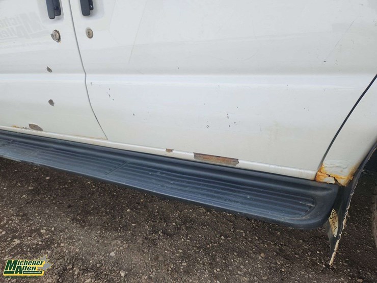 2009-ford-cargo-image-29