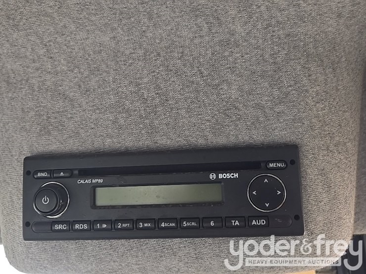2012-volvo-g940b-image-53