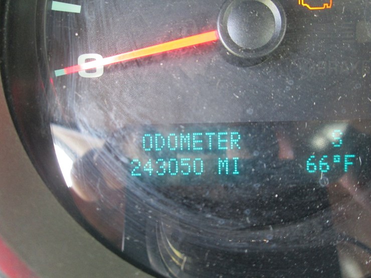 2011-chevrolet-2500hd-image-39