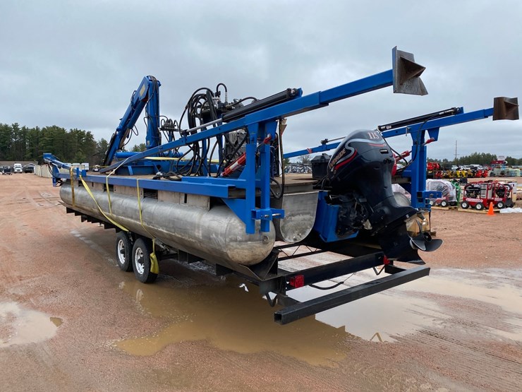 #1575-•-28'6"-pontoon-barge-with-crane-(no-title)-image-11