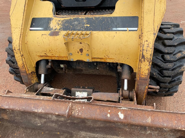 2005-caterpillar-252b-image-9