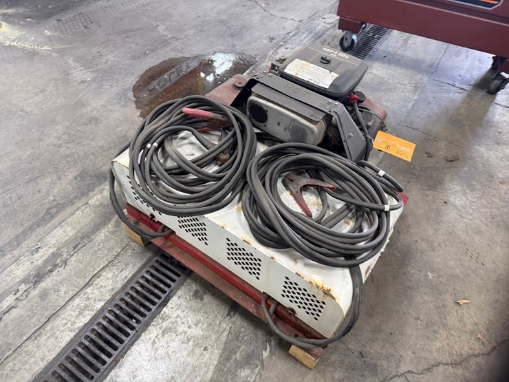 #2056-•-jump-start-unit-dual-tank-image-3