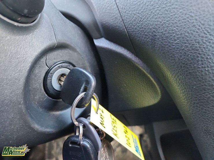 non-operable-2008-toyota-yaris-sport-4dr-sedan-4a-image-11