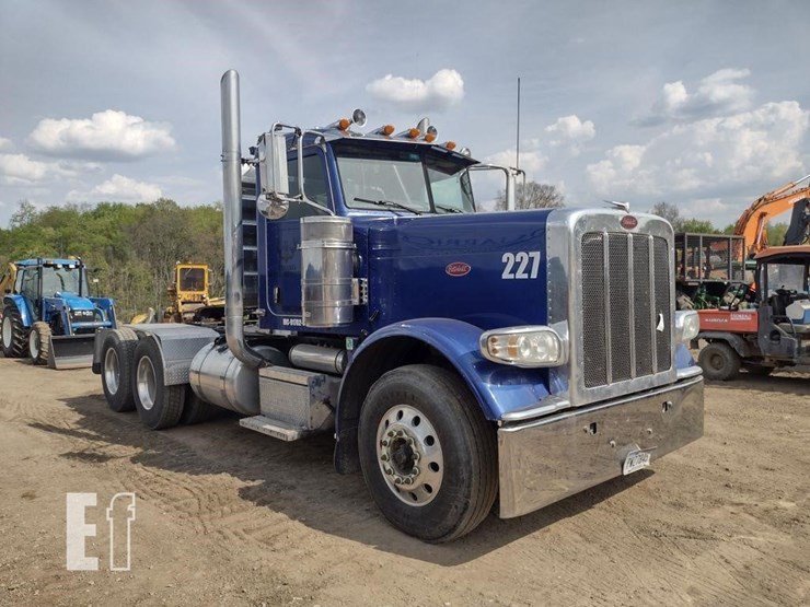 2012-peterbilt-389-image-34