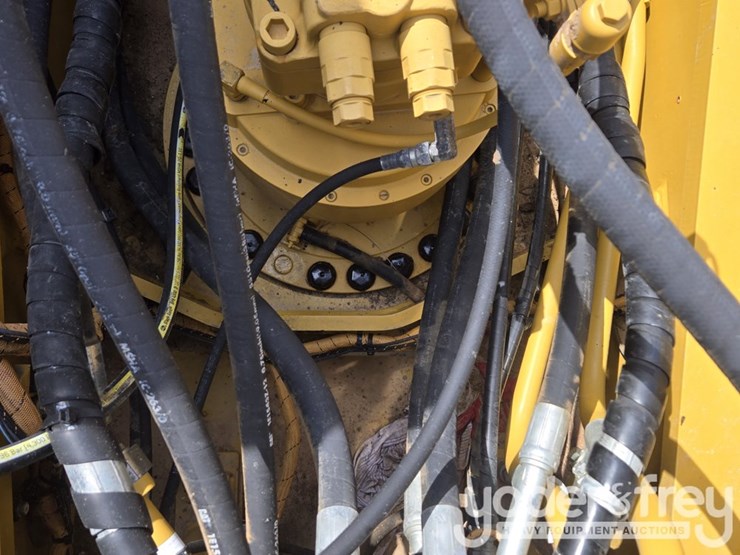 2021-caterpillar-336-image-115