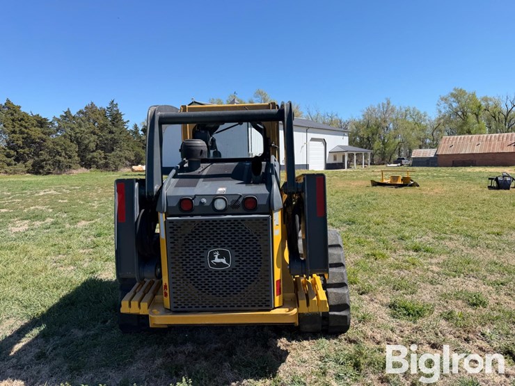 2011-deere-333d-image-6
