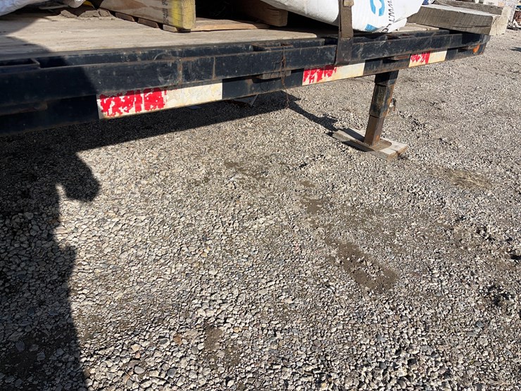 gooseneck-flatbed-trailer-image-21