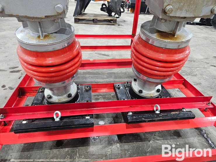 2025-massey-ferguson-730-image-13