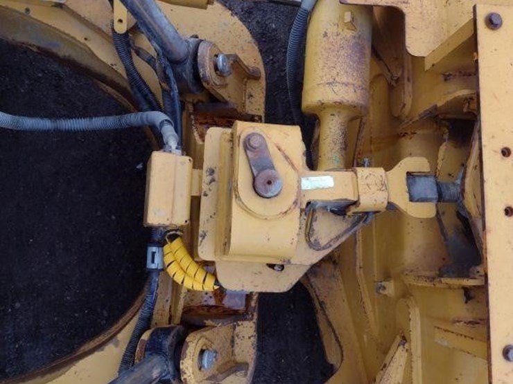 2015-caterpillar-d6t-xl-image-27