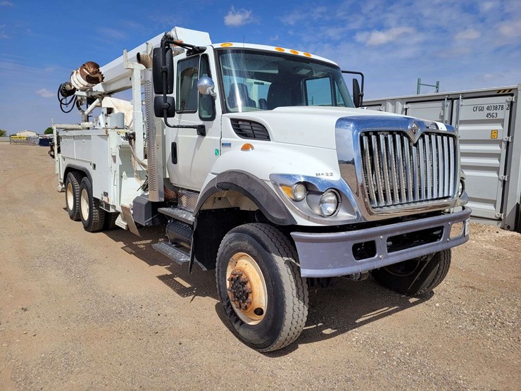2008-international-harvester-sx525-digger-derrick-truck-image-2