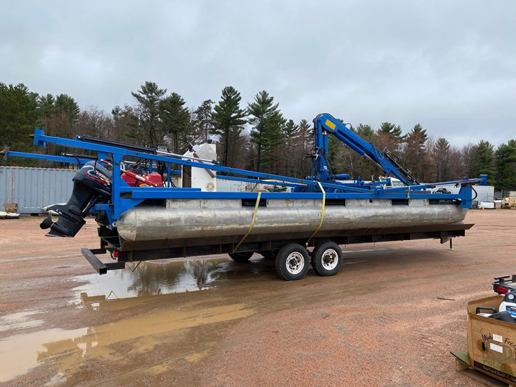 #1575-•-28'6"-pontoon-barge-with-crane-(no-title)-image-7