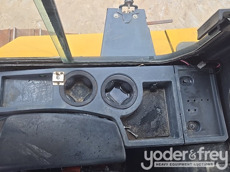 2019-deere-700k-lgp-image-57