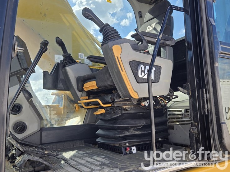 2021-caterpillar-336-image-103