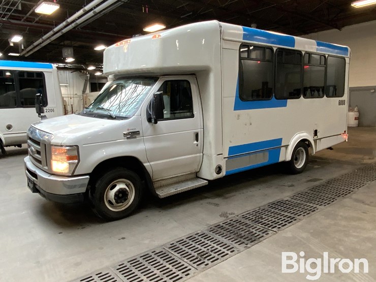 2018-ford-e450-image-1