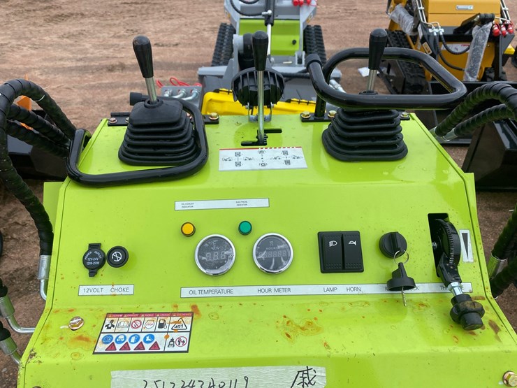 #5560-•-2026-ats-t-460-mini-skidsteer-image-11