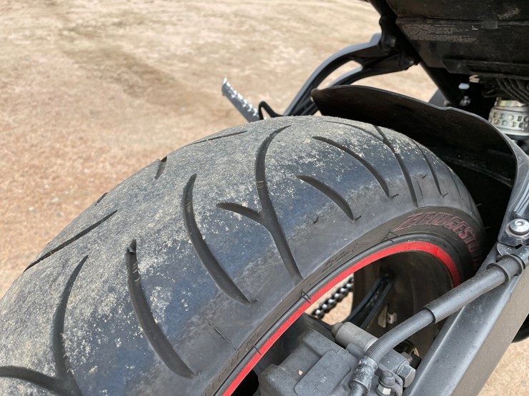 #1634-•-2012-yamaha-fz8-n-motorcycle-(has-wi-title)-image-14