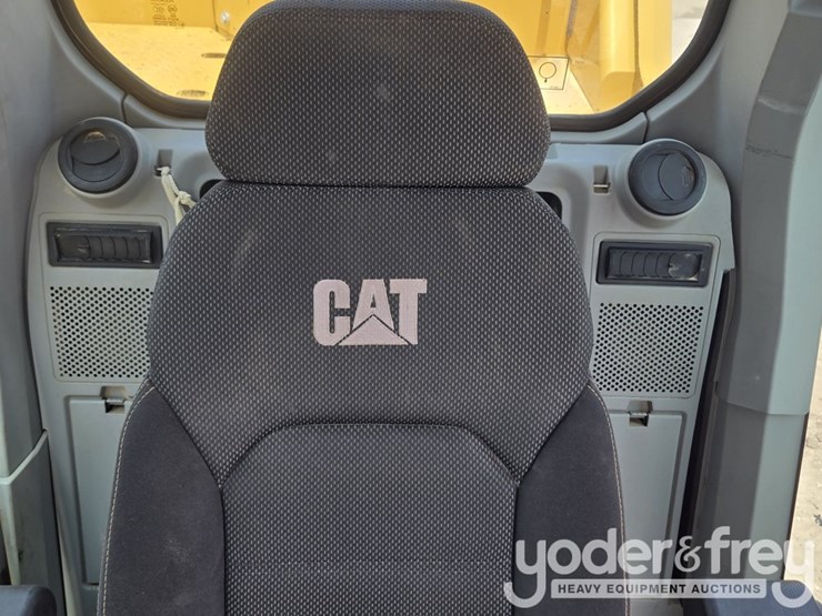 2019-caterpillar-330-image-51