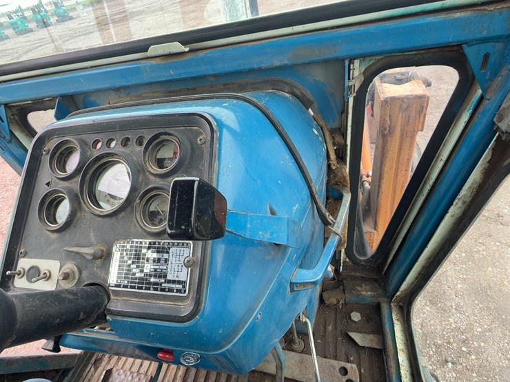 1980-ford-6700-image-36