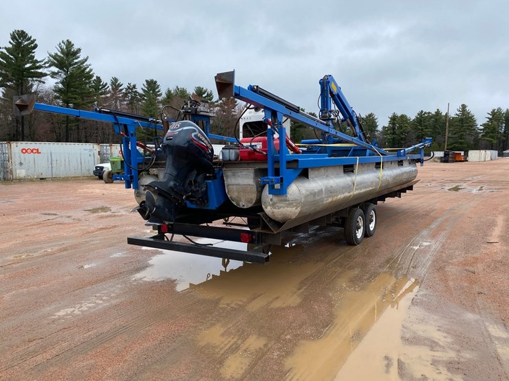 #1575-•-28'6"-pontoon-barge-with-crane-(no-title)-image-8