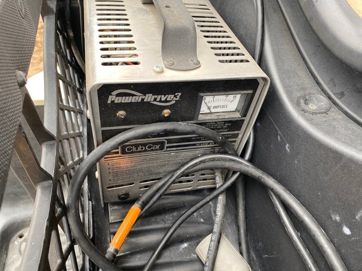 #1579-•-club-car-electric-golf-cart-with-charger-image-18
