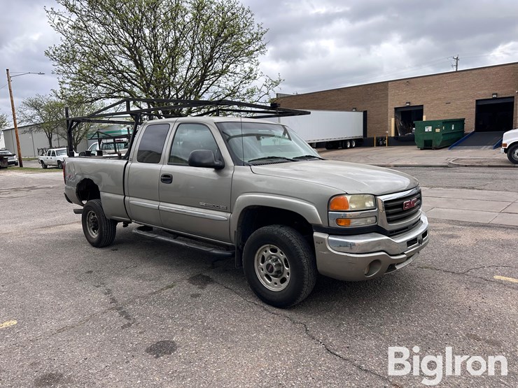 2003-gmc-sierra-2500-image-3