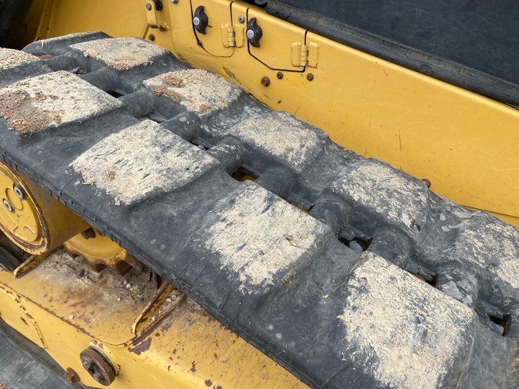 2019-caterpillar-299d2-xhp-image-27