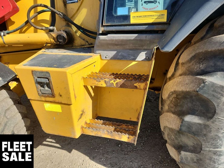 2017-deere-410l-image-44