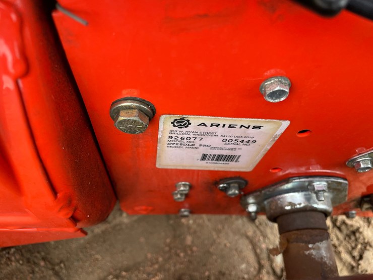 #1542-•-ariens-st28-dle-snowblower-image-10