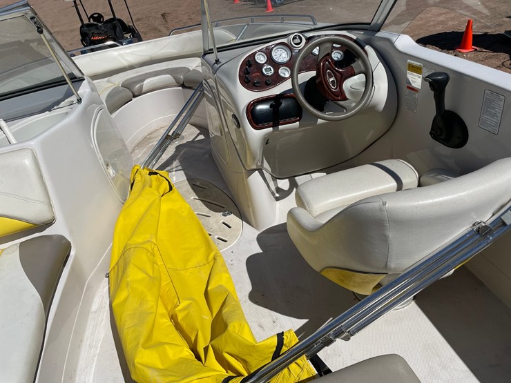 #1572-•-2005-tahoe-204-boat-(has-wi-title)-image-24